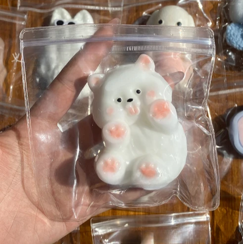 Cuddly Polar Bear Moochie 🐻‍❄️